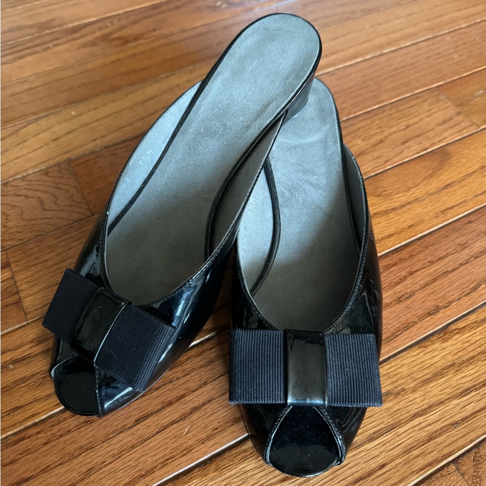 Stuart Weitzman Patent Leather Bow
Accents Mules